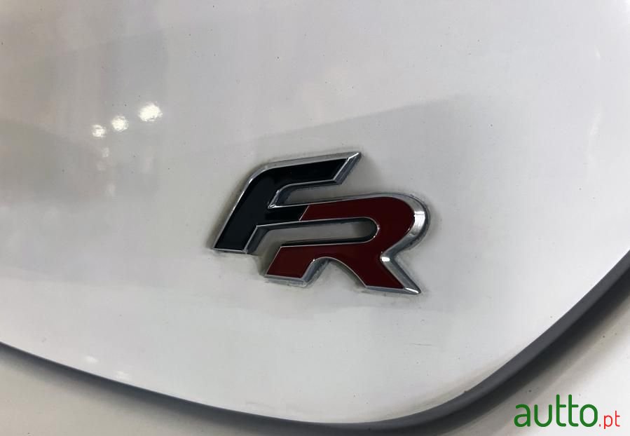 2015' SEAT Ibiza photo #5