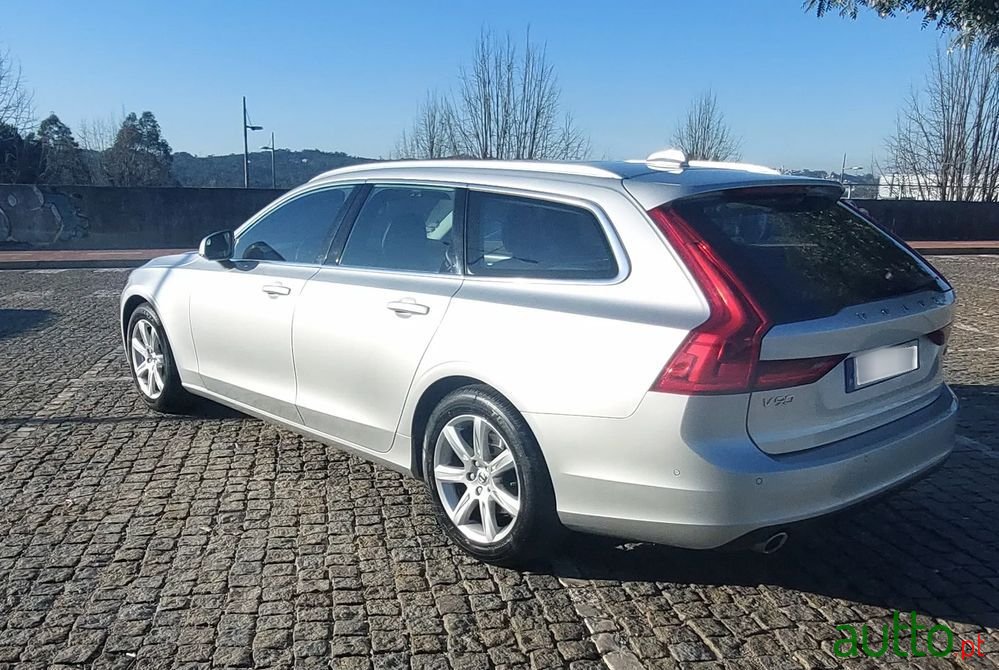 2017' Volvo V90 photo #6
