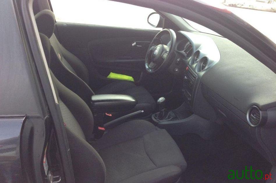 2008' SEAT Ibiza 1.9Tdi Fr photo #1