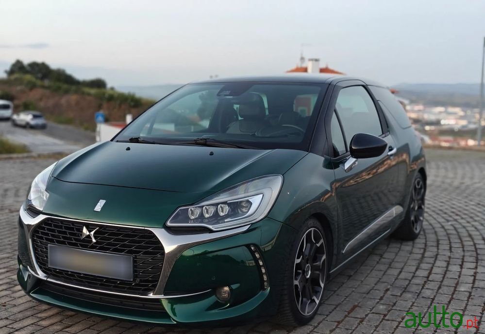 2018' DS Automobiles Ds3 Bluehdi 120 Sportchic photo #1