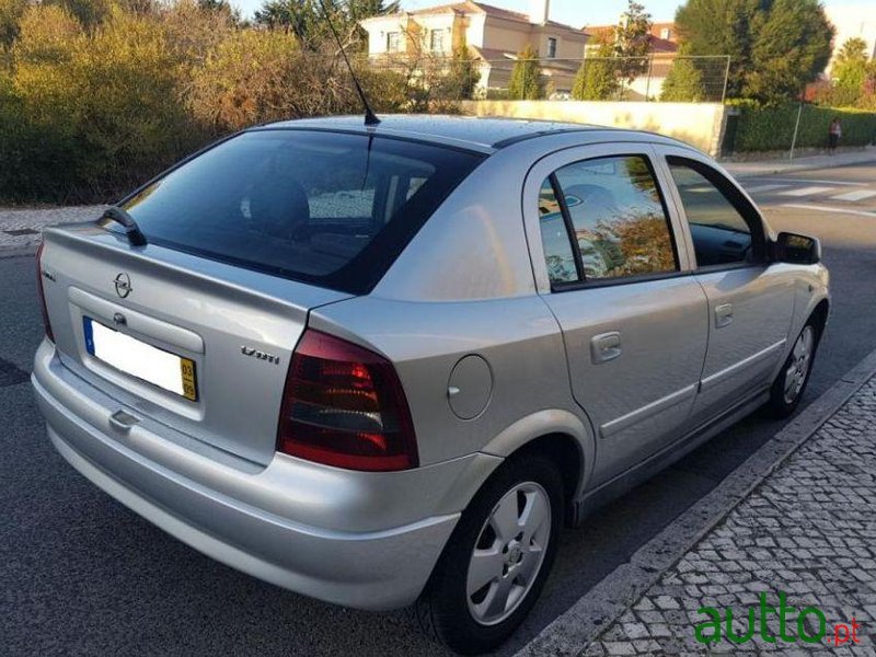 2003' Opel Astra 1.7 Dti Elegance photo #2