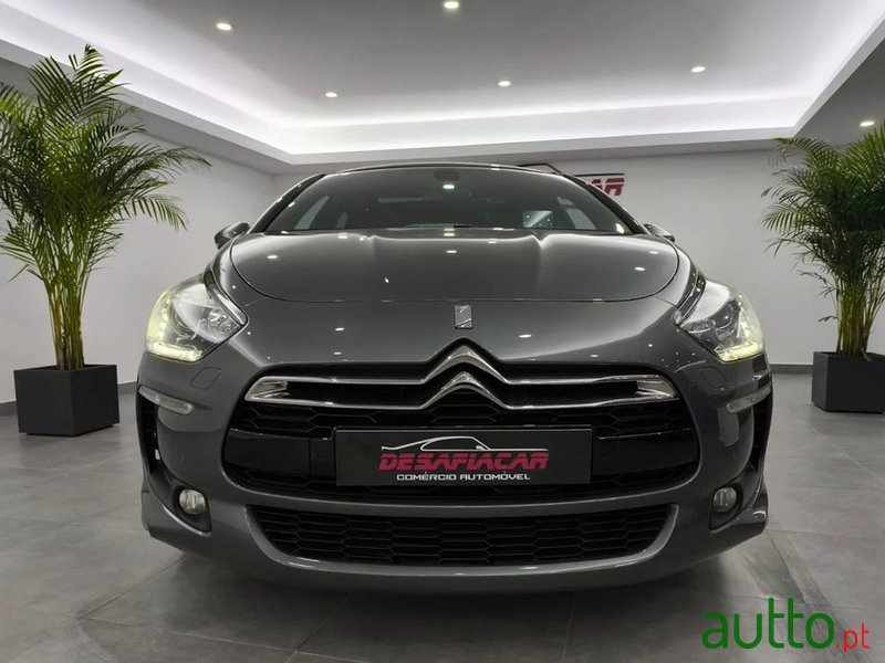 2013' Citroen DS5 photo #2