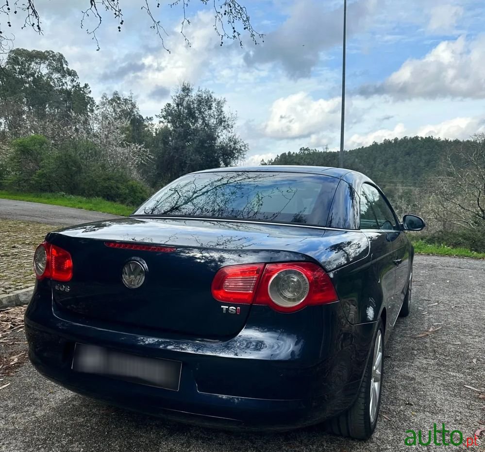 2008' Volkswagen Eos photo #6