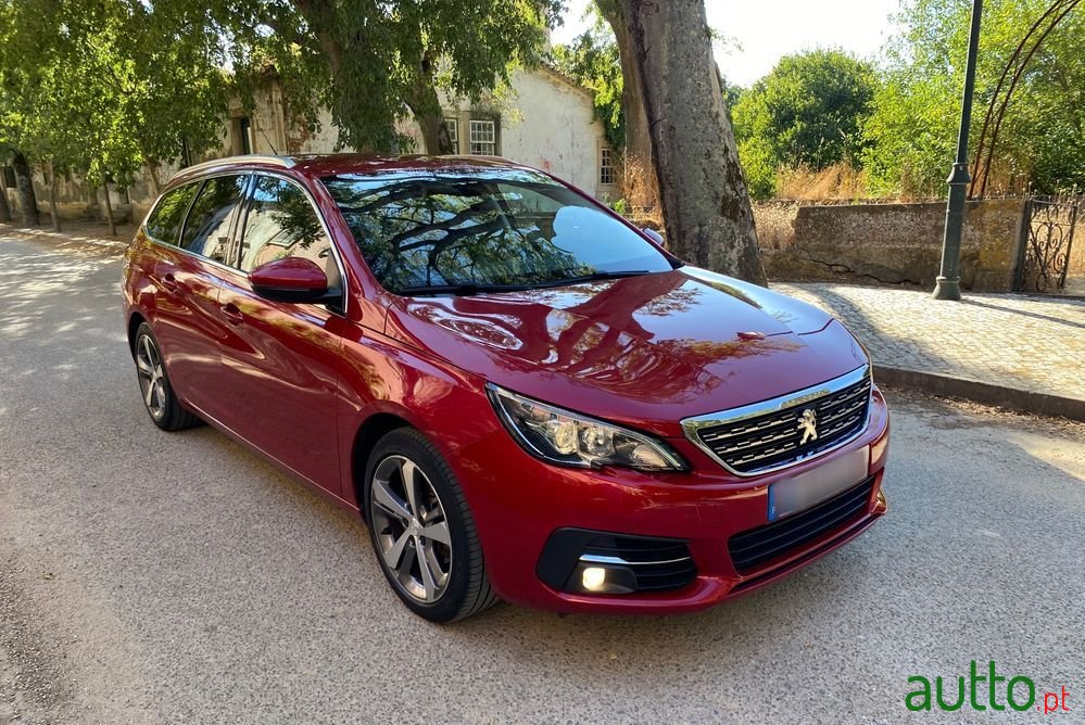 2020' Peugeot 308 Sw photo #2