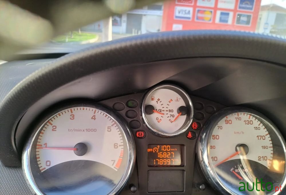 2007' Peugeot 207 photo #2