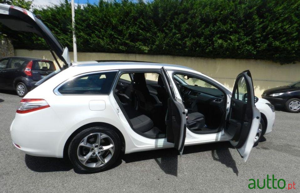 2014' Peugeot 508 Sw photo #2