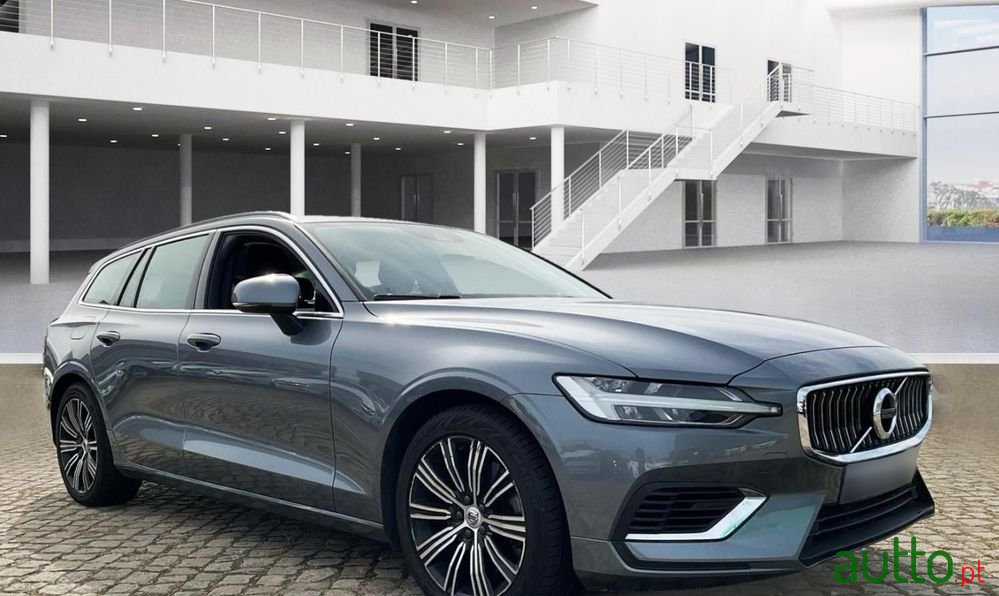2021' Volvo V60 photo #2