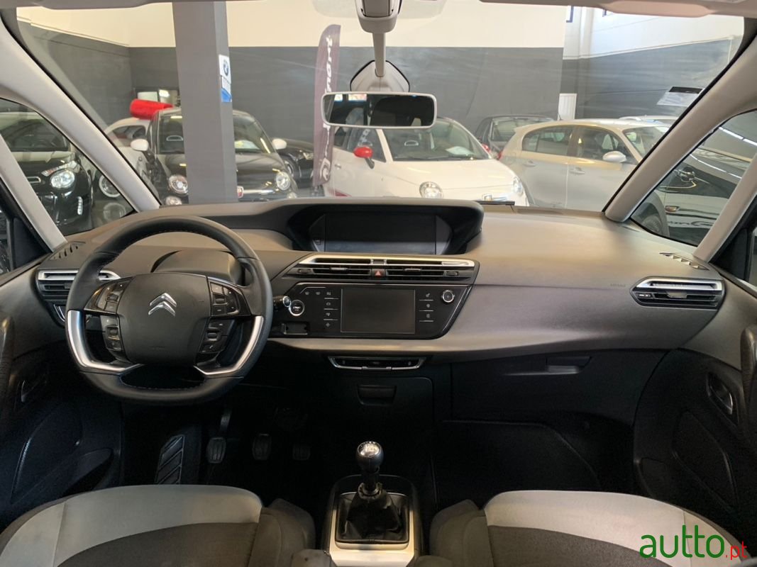 2016' Citroen C4 Grand Picasso photo #4