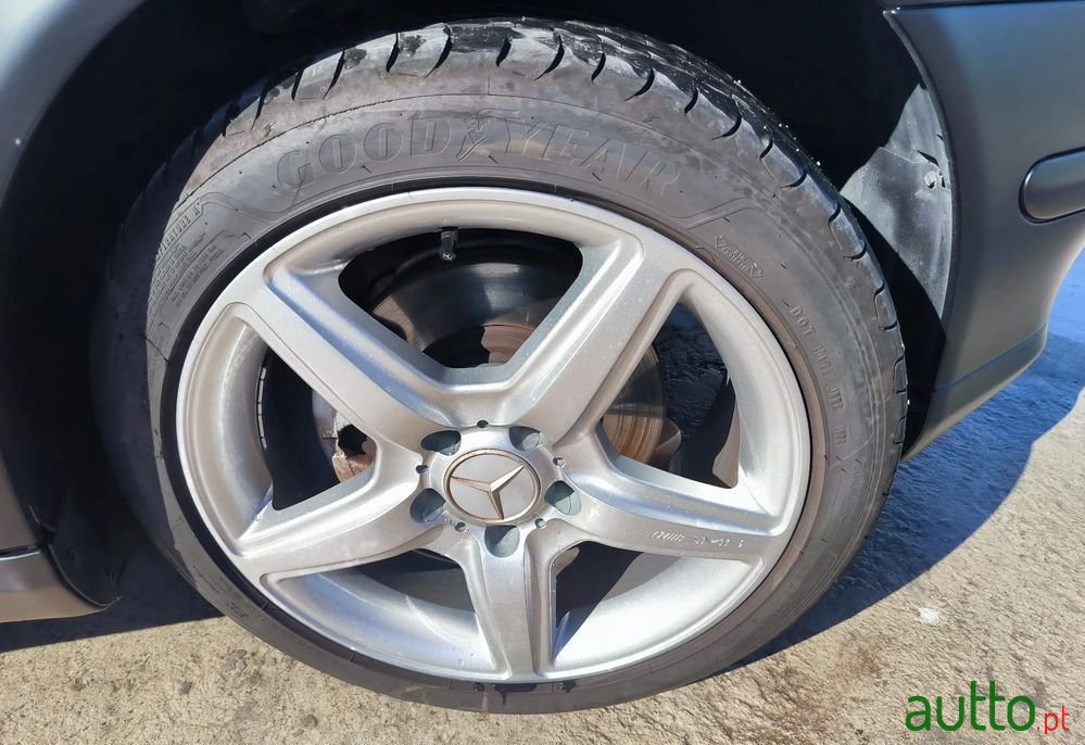 2002' Mercedes-Benz Classe C photo #3