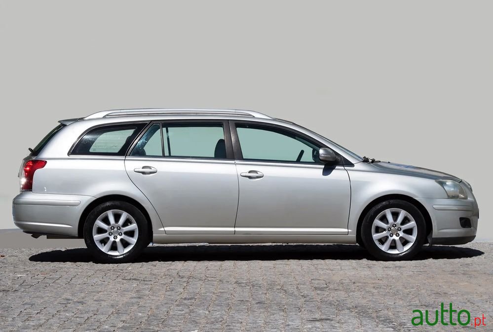 2007' Toyota Avensis Sw photo #5