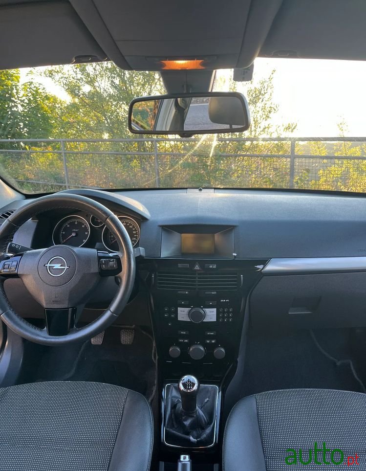 2008' Opel Astra 1.7 Cdti Cosmo photo #5