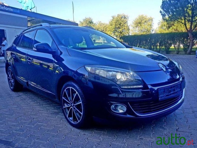 2012' Renault Megane Sport Tourer photo #1