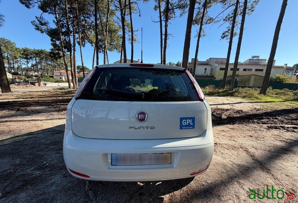 2013' Fiat Punto Evo photo #5