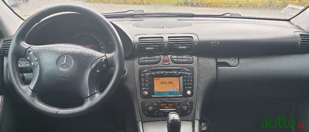 2001' Mercedes-Benz C-220 Cdi Avantgarde photo #2
