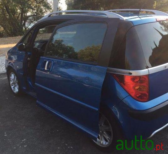 2006' Peugeot 1007 Sport photo #1