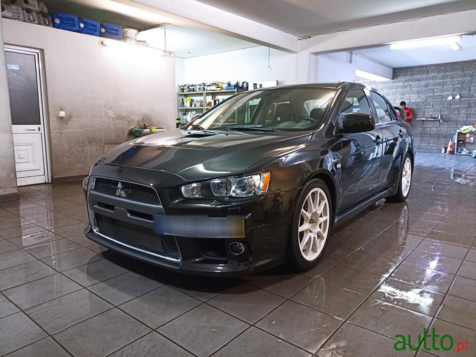 2009' Mitsubishi Eclipse photo #2