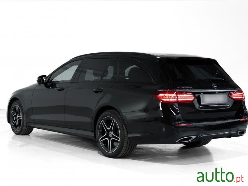 2022' Mercedes-Benz Classe E photo #4