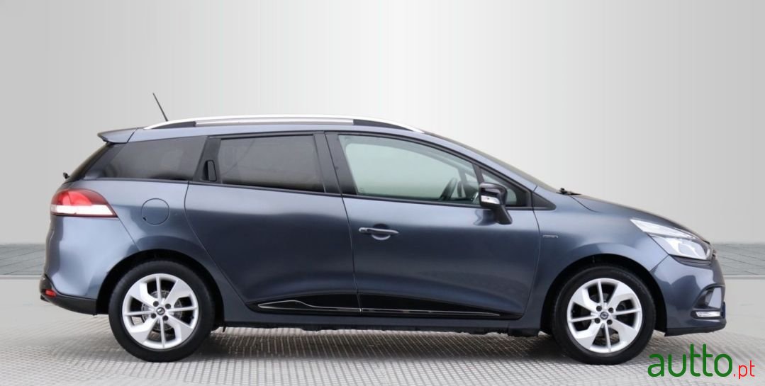2018' Renault Clio Sport Tourer photo #6