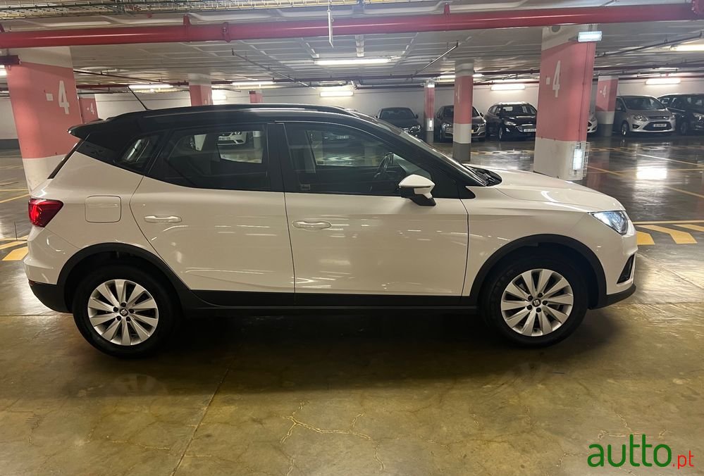 2020' SEAT Arona 1.0 Tsi Style photo #4