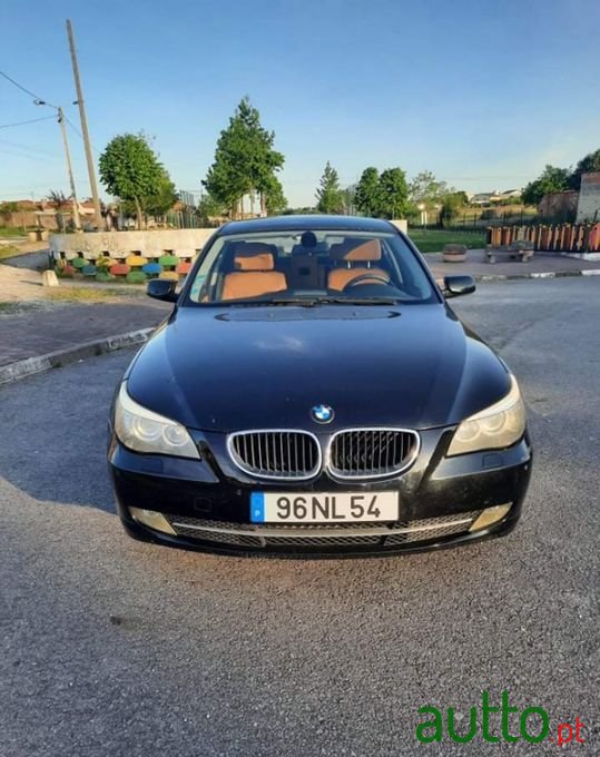 2009' BMW 520 photo #2