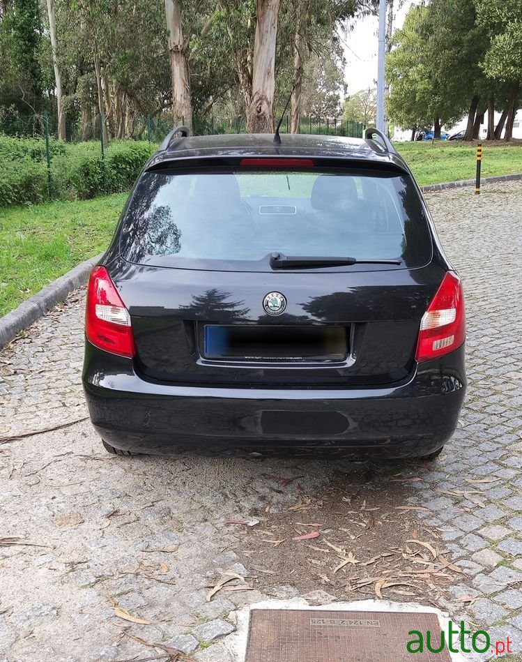 2008' Skoda Fabia Break photo #4