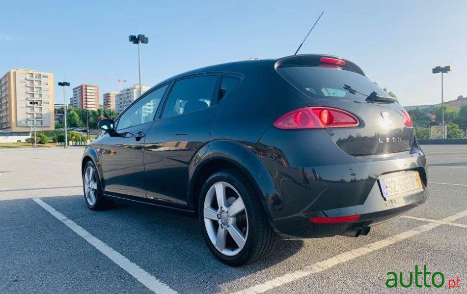 2006' SEAT Leon photo #3