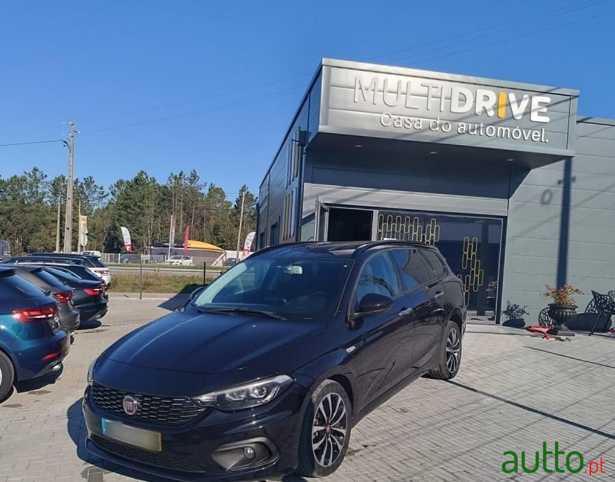 2017' Fiat Tipo Station Wagon photo #1