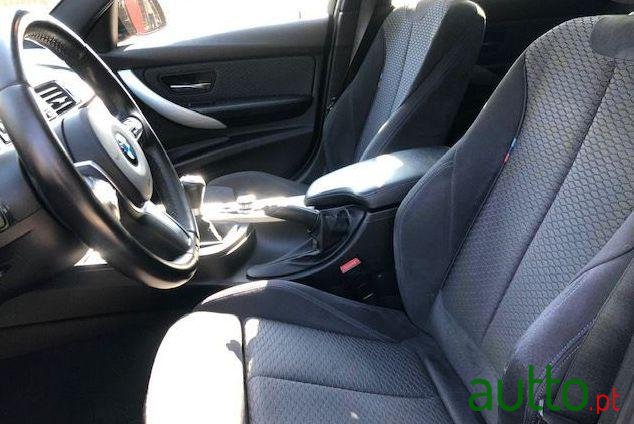 2013' BMW 320 photo #4