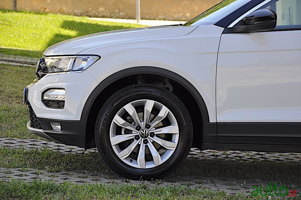 2021' Volkswagen T-Roc 1.0 Tsi photo #4