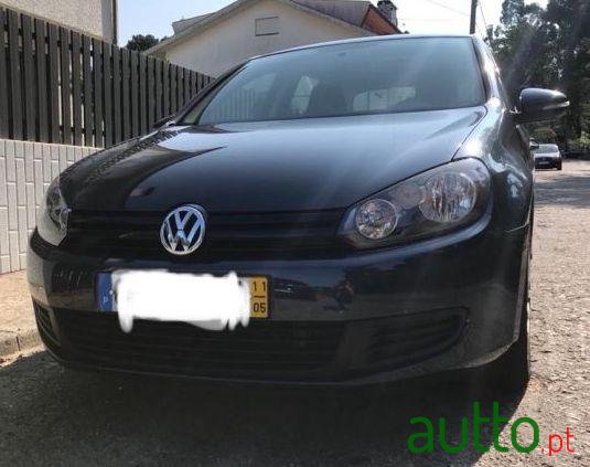 2011' Volkswagen Golf photo #2