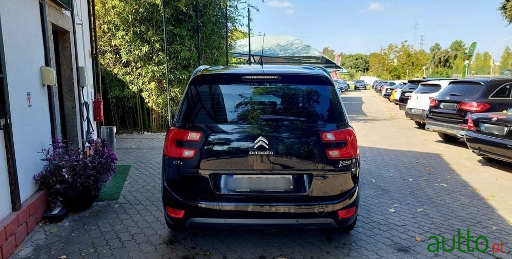 2015' Citroen C4 Grand Picasso photo #4