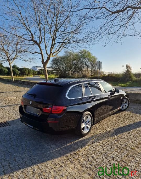 2011' BMW 520 photo #2