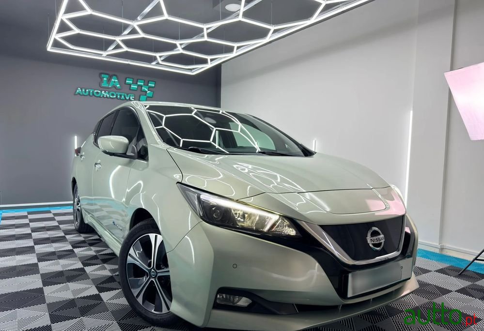 2018' Nissan Leaf photo #2