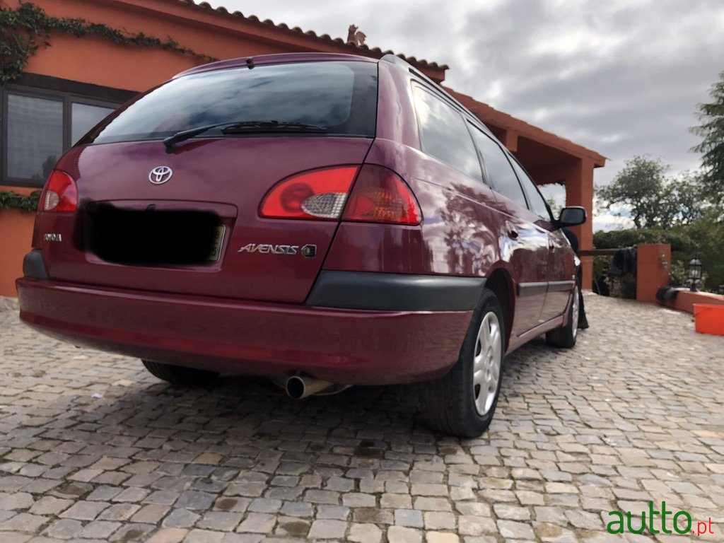 1998' Toyota Avensis photo #5