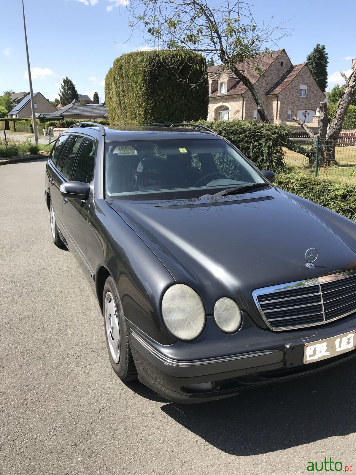 2001' Mercedes-Benz E-Class 220 CDI Break photo #1