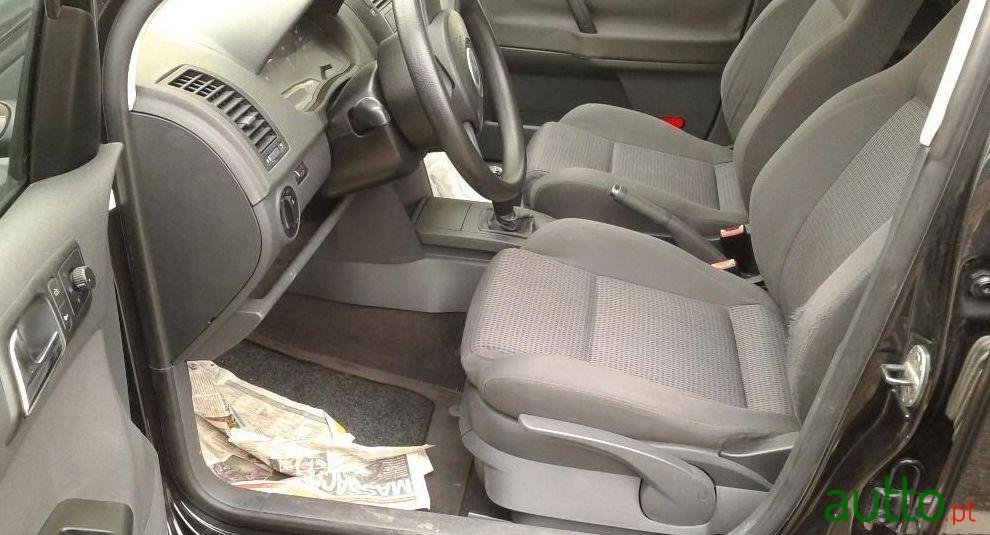 2003' Volkswagen Polo 1.4 Tdi Highline photo #2