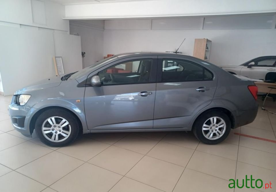 2013' Chevrolet Aveo photo #4