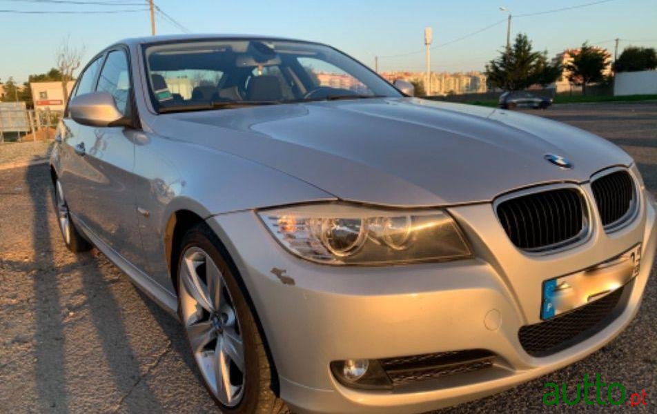 2010' BMW 316 photo #2