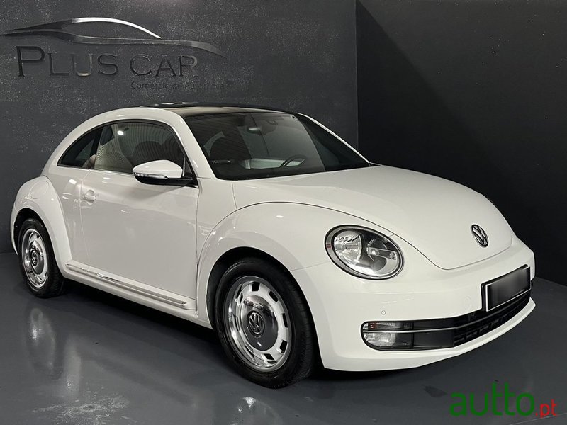 2013' Volkswagen New Beetle photo #1