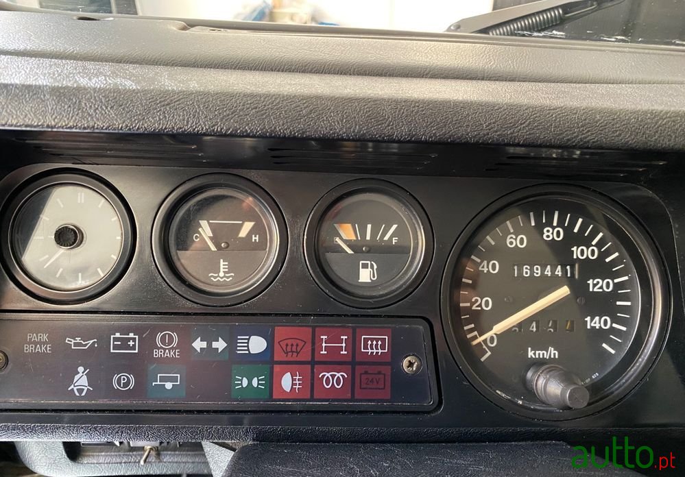 1996' Land Rover Defender photo #5