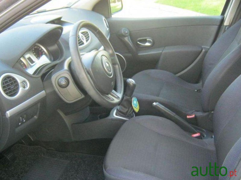 2006' Renault Clio photo #3