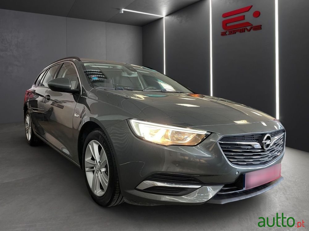 2018' Opel Insignia Sports Tourer photo #2