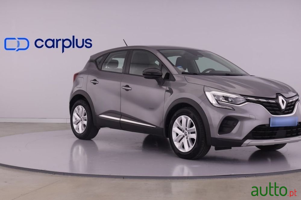 2021' Renault Captur photo #2