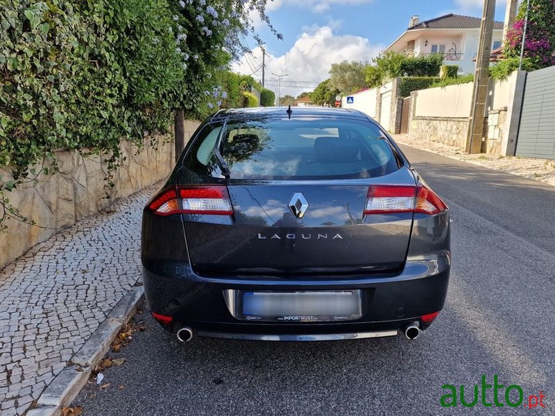 2014' Renault Laguna photo #5