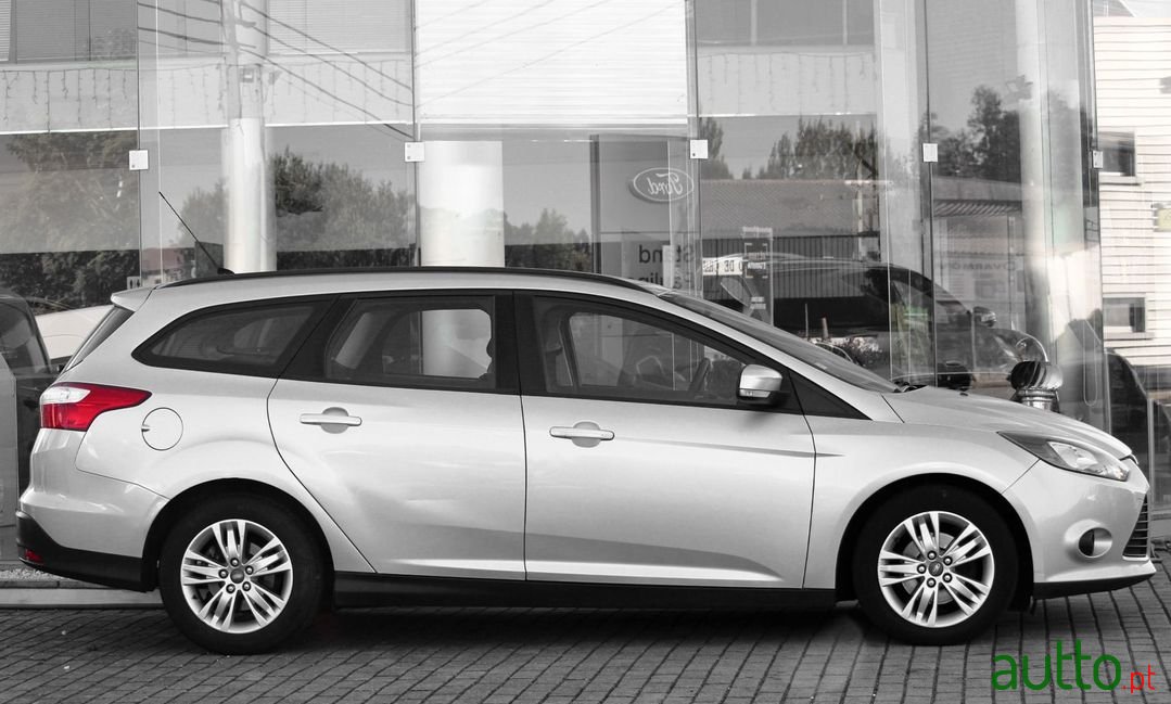 2012' Ford Focus Sw photo #5