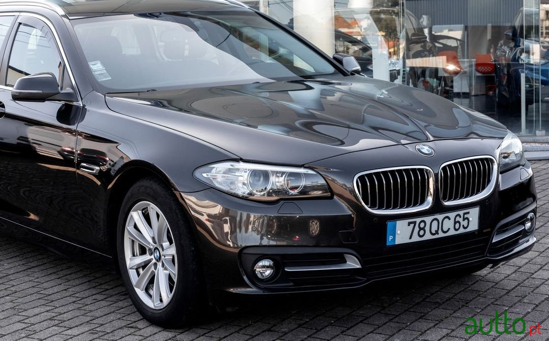 2015' BMW 520 photo #2