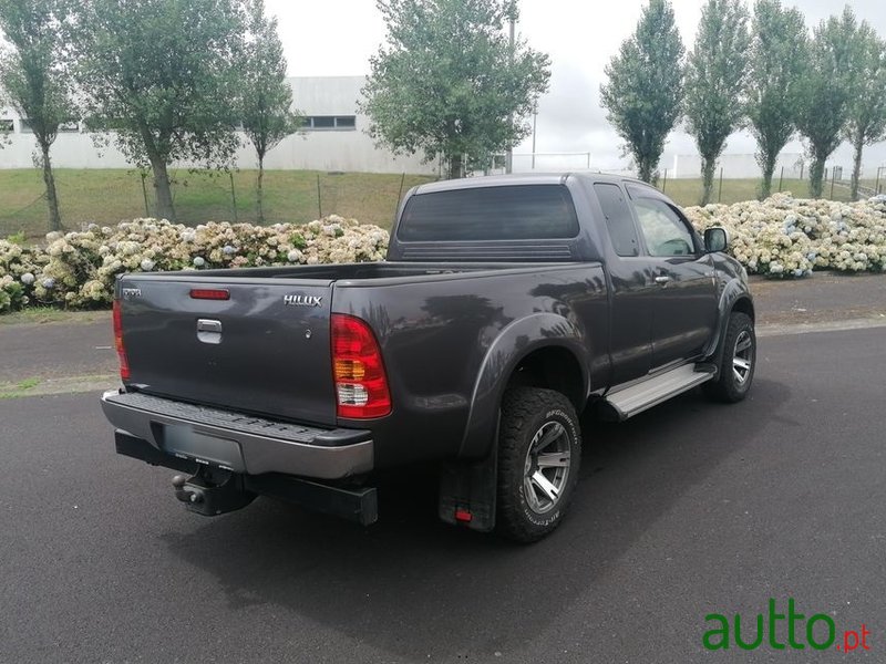 2011' Toyota Hilux photo #4