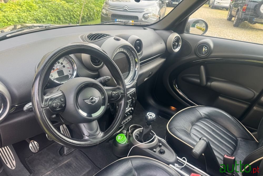 2011' MINI Countryman Cooper S All4 photo #4