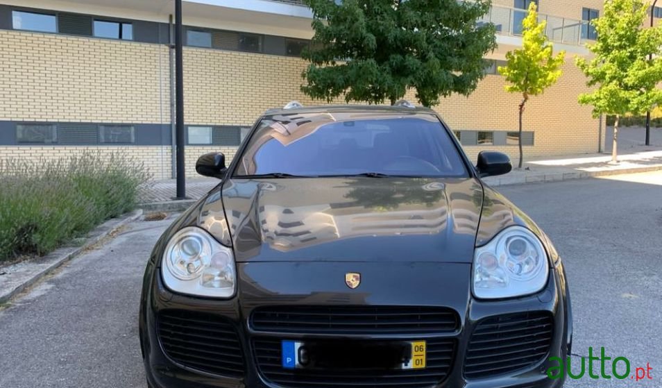 2006' Porsche Cayenne Turbo photo #3