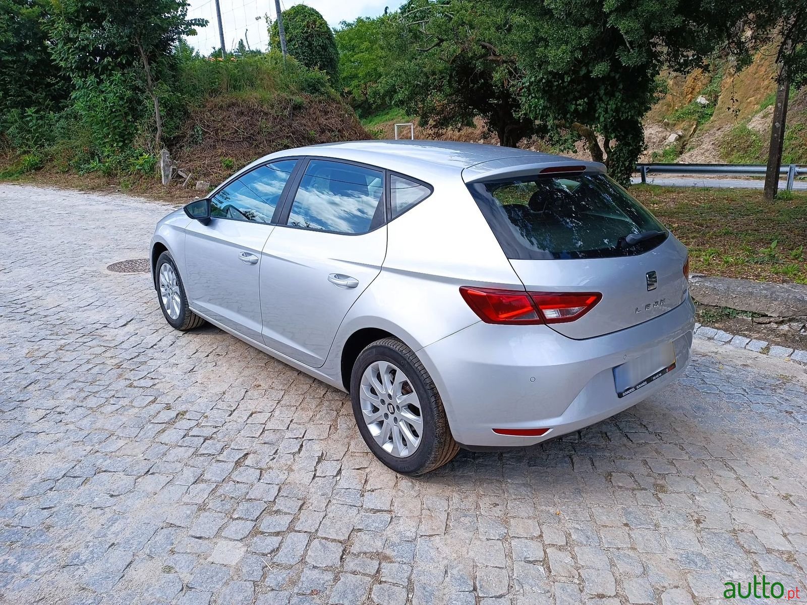 2014' SEAT Leon photo #3